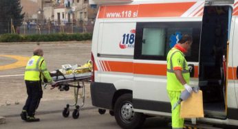 Accoltella la moglie nel sonno alla gola, ricoverata in prognosi riservata