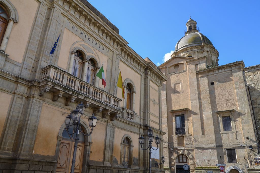 Agira: SRR diffida l’ amministrazione a “rischio” i finanziamenti nel settore dei Rifiuti