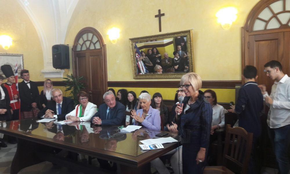 Il Liceo Linguistico Martin Luther King di Agira. La Storia di una scuola.  Di Palma Sberna