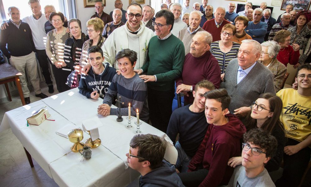 Enna – I ragazzi del Progetto 360 ospiti del Centro Anziani Don Leo Vetri