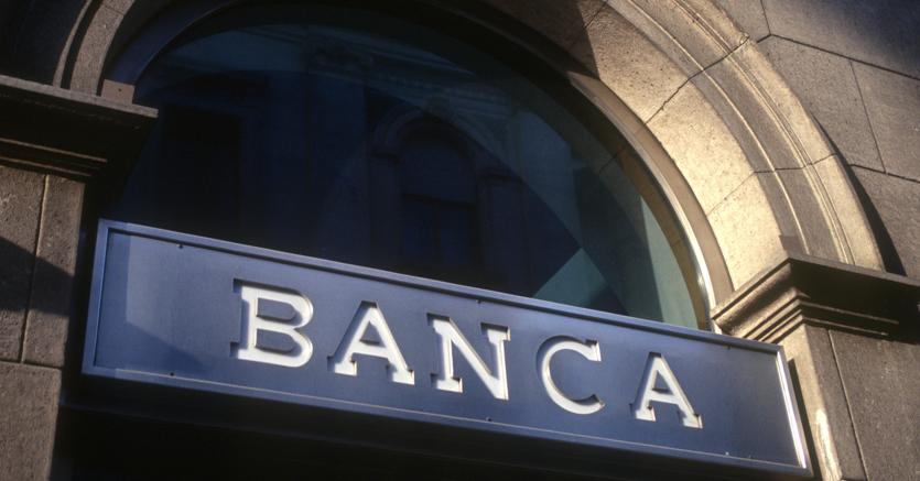 Banche: prevista la chiusura di altri tremila sportelli