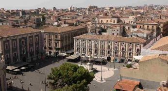 Catania asfalta l’Italia intera, solo qui esiste il PAESE DEI RICCHI | Aria di nobiltà ad ogni angolo di strada, è pazzesco