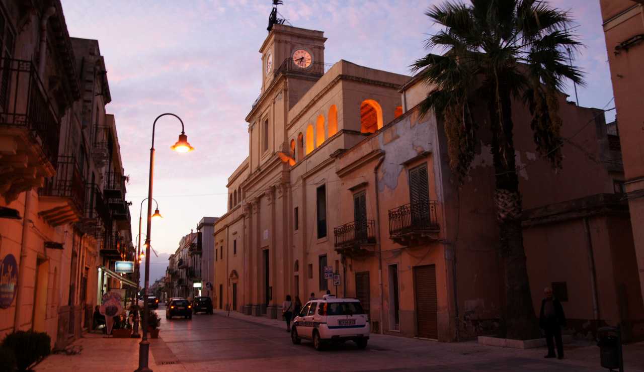Chiesa del Collegio - foto wikimedia commons - lagazzettaennese.it