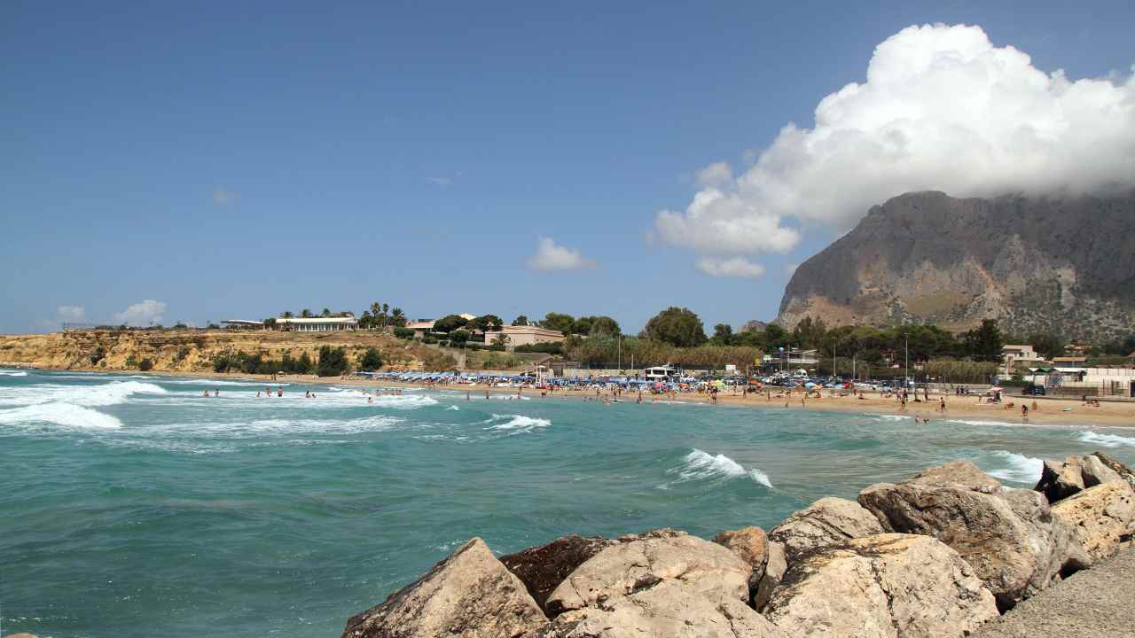 Piccola Ibiza siciliana - foto wikimedia commons - lagazzettaennese.it