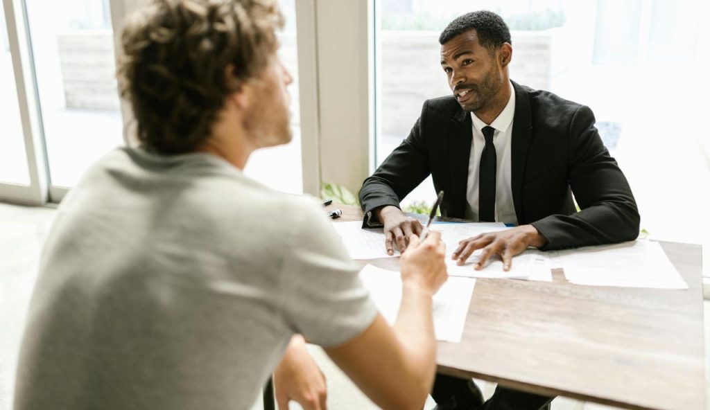 Colloquio di lavoro - foto pexels - lagazzettaennese.it