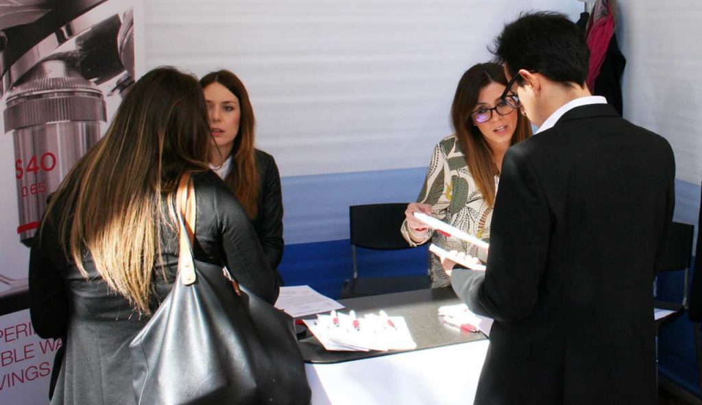 Colloquio lavoro - foto flickr - lagazzettaennese.it
