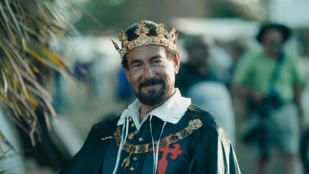 Costume da Re - foto pexeks - lagazzettaennese.it
