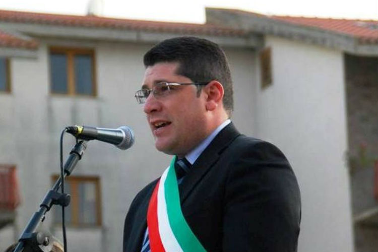 Troina: scomparso lo scrittore Corrado Pintaura