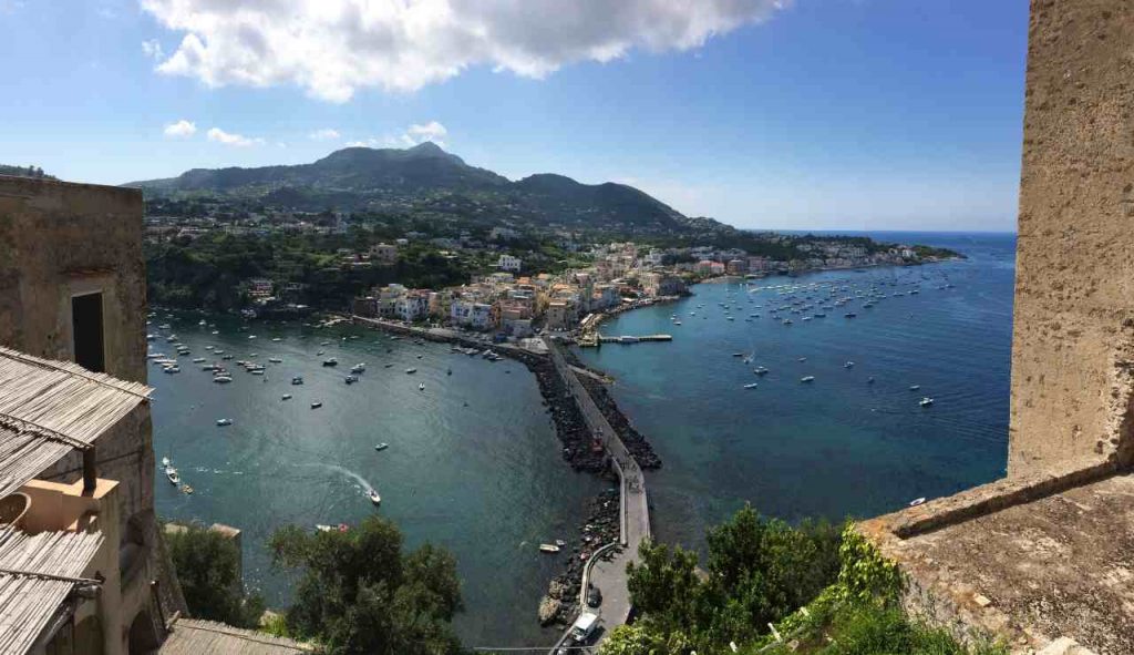 Ischia - foto wikimedia commons - lagazzettaennese.it