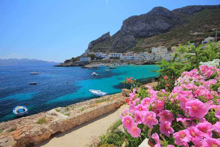 Isola di Levanzo, Sicilia - foto wikimedia commons - lagazzettaennese.it