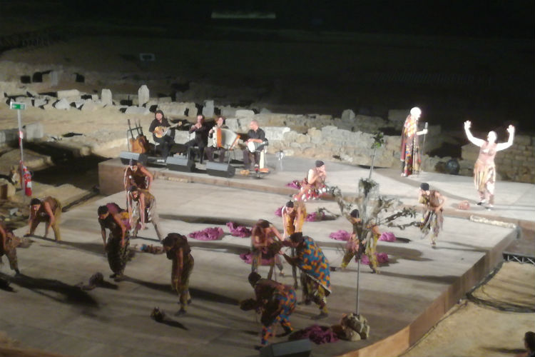 A Morgantina successo del dramma di Eschilo “Le Supplici” riadattato in sicilian-popolare da Moni Ovadia e Mario Incudine