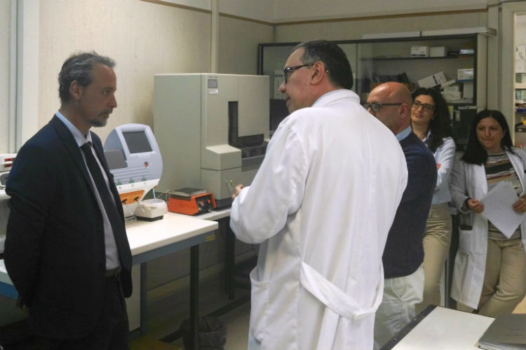 L’On. Salvatore Siragusa (M5S) in visita all’Istituto Oasi Maria SS. di Troina.