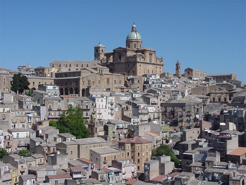 Sicilia: Ars boccia passaggio di Piazza Armerina con la Città metropolitana di Catania