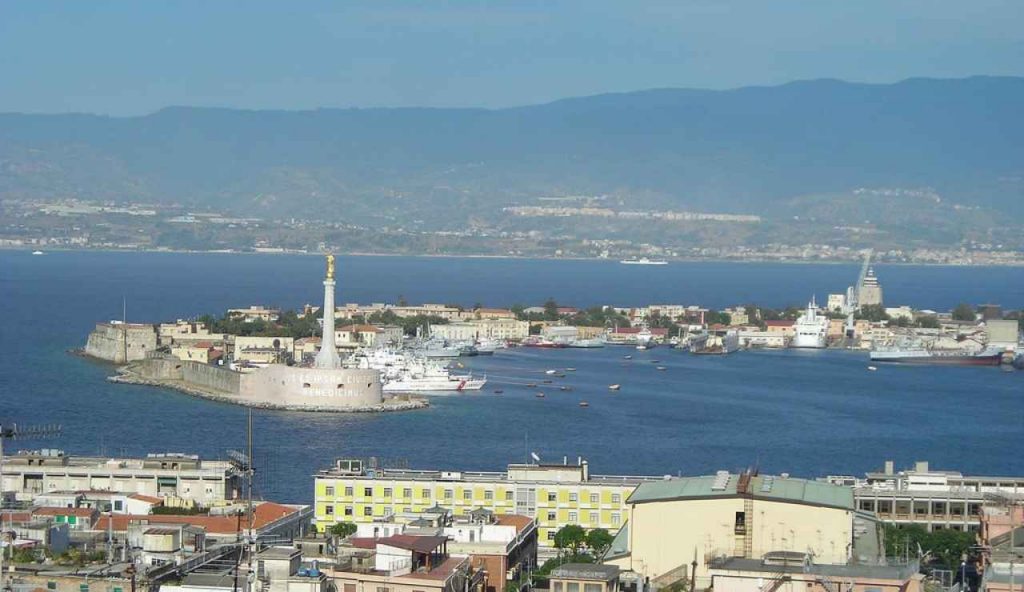 Porto Messina - foto flickr - lagazzettaennese.it