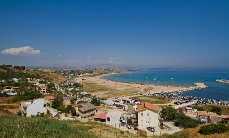 Porto Palo beach, Menfi - foto wikimedia commons - lagazzettaennese.it