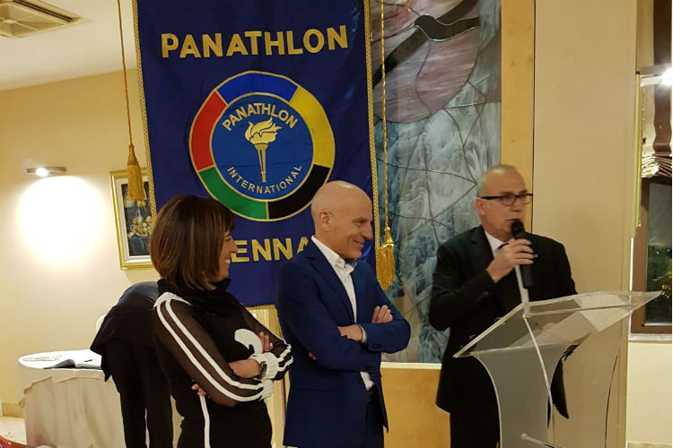Il panathlon club di enna premia il socio campione italiano master di atletica leggera ettore rivoli