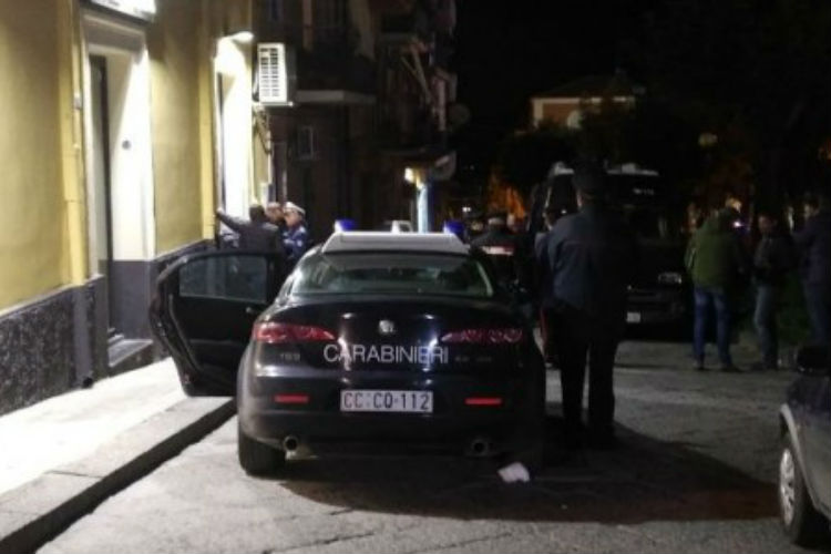 La rapina finisce nel sangue, due anziane donne uccise a coltellate