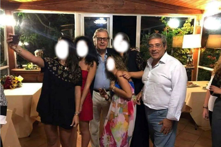 Sgarbi, Cuffaro e il tempio G, a Villa Vetri a Pergusa