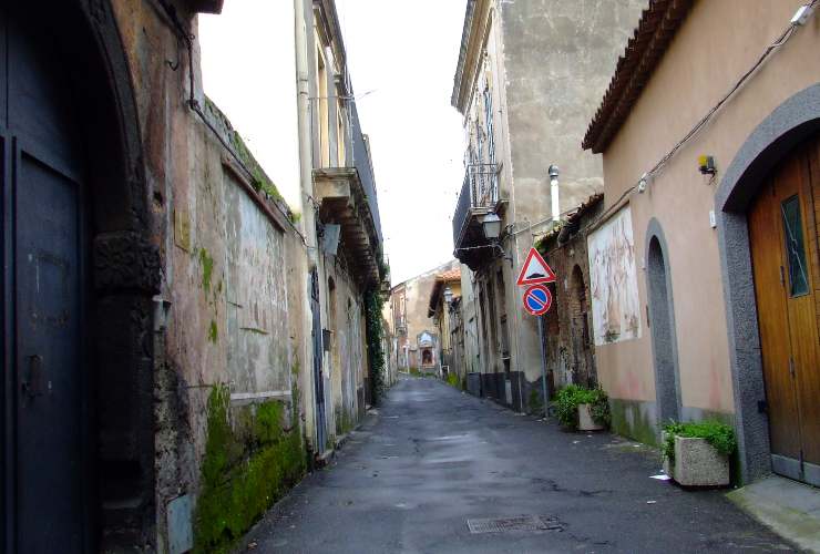 Via Santa Lucia, Mascalucia - foto wikimedia commons - lagazzettaennese.it