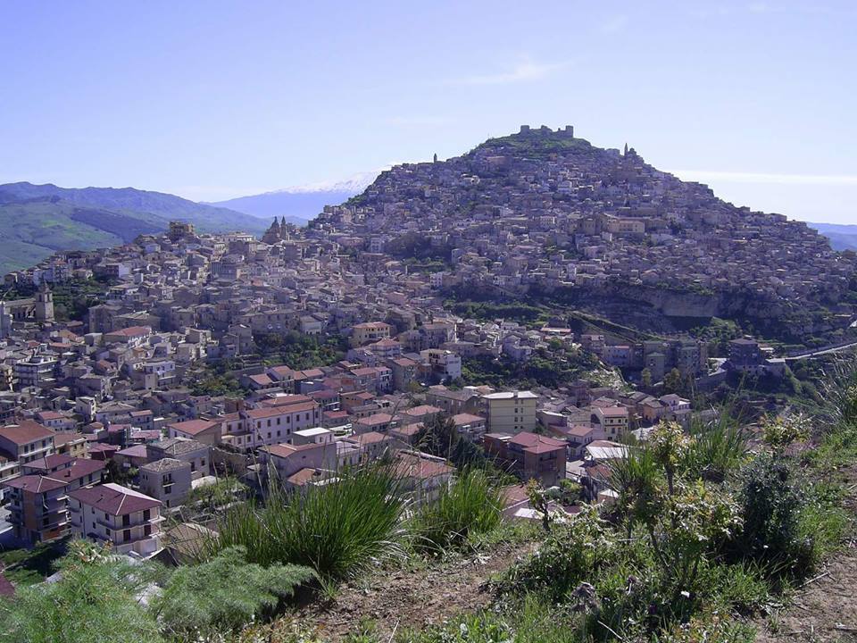 Agira: denunciati tre agirini per furto ai danni di un agriturismo locale