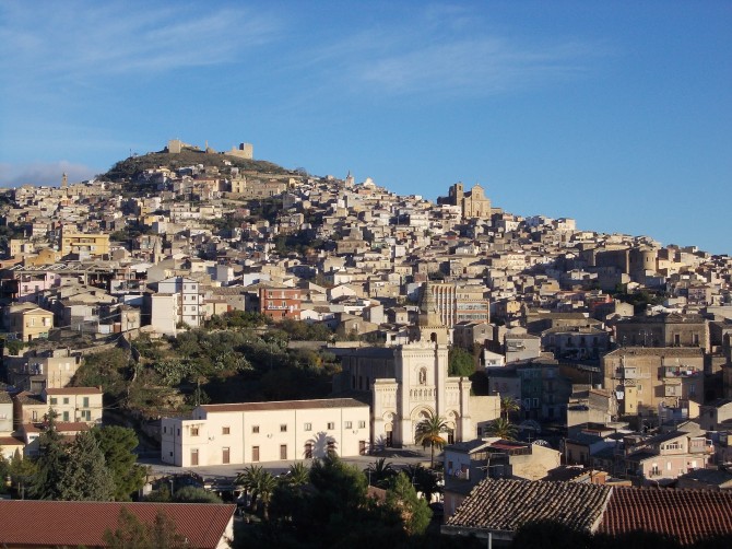 Agira: per due mesi gestione dei Rifiuti alla “GV Servizi Ambientali Srl”
