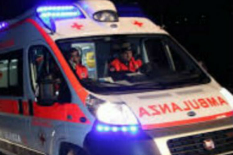 Investito da un’auto pirata, muore ragazzo di 23 anni con lo scooter