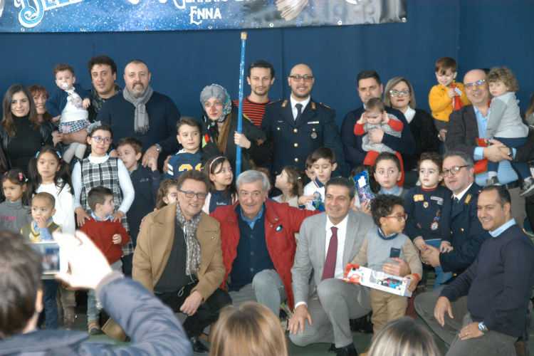 Enna, III edizione della “Befana del Poliziotto”