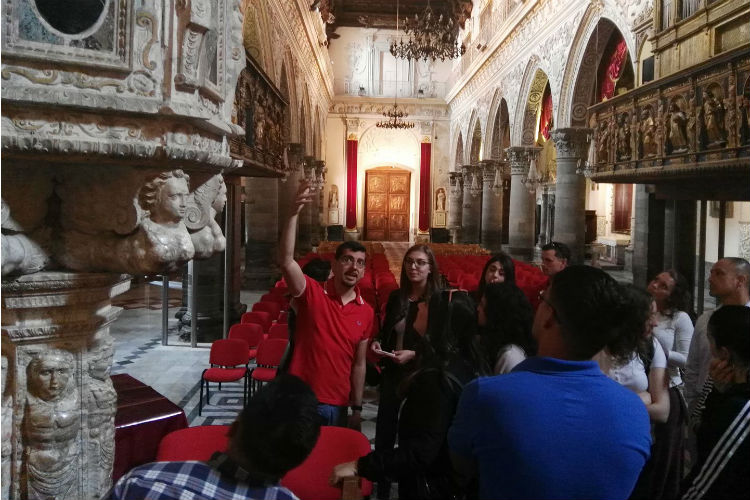 Studenti del Liceo Scienze Umane “N. Colajanni” fanno visitare Enna ai Marines di Sigonella