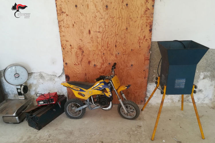 Nicosia: nascondevano refurtiva all’interno di un deposito agricolo, denunciati due incensurati e un pregiudicato
