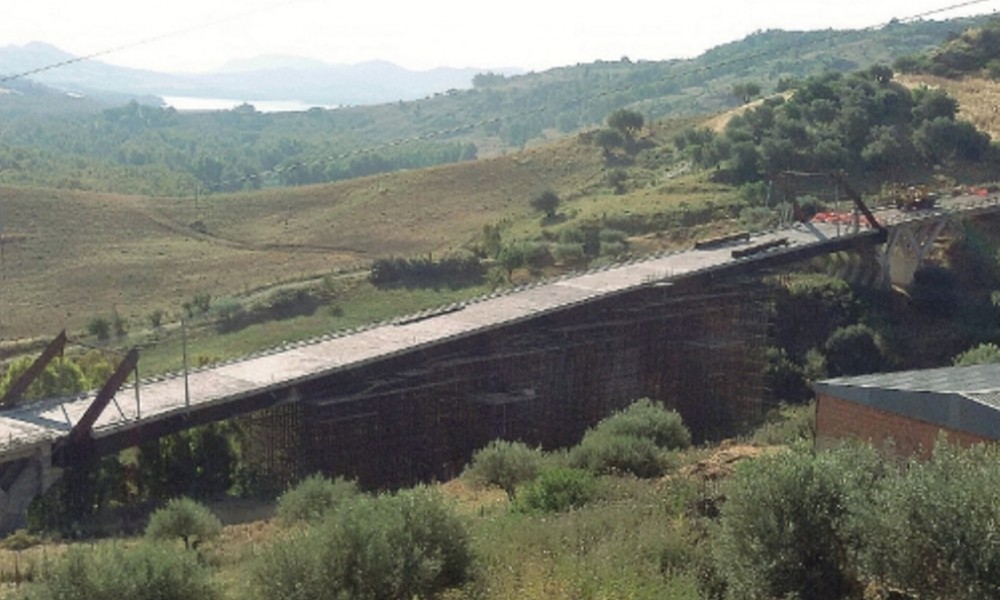 Agira-Gagliano la strada fantasma in Sicilia. Oggi su La7