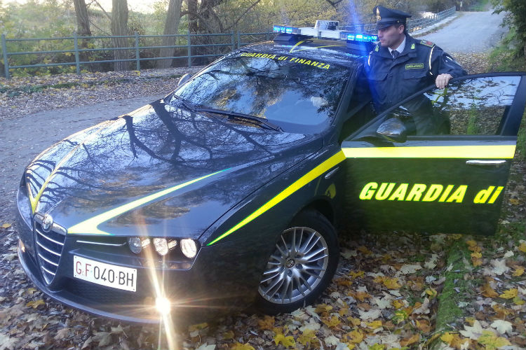 Operai sottopagati e minacciati: 4 arresti, della GdF “perverso e spregiudicato sfruttamento”