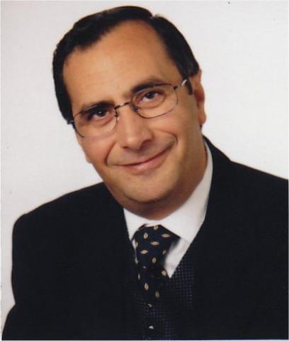 Salvo La Porta: “I nostri politici svolazzano sui canali televisivi, sui forum, sui social”.