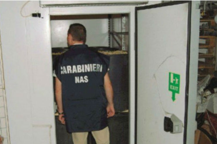 Sequestrati dai carabinieri dei NAS alimenti surgelati scaduti in un ristorante
