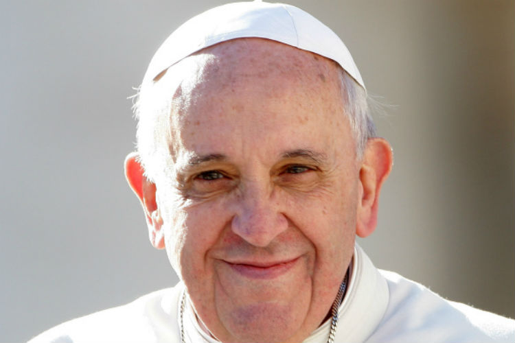 Papa Francesco: “Matrimonio riparatore? Meglio la convivenza. Così matura anche la fedeltà”