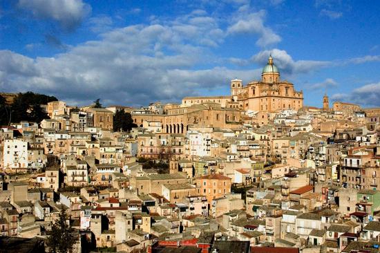 Piazza Armerina: pedonalizzazione del centro storico con il recupero di Piazza Garibaldi,
