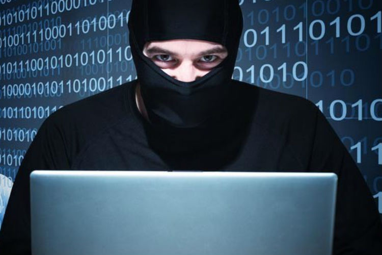 Attacco informatico a UniCredit, Adiconsum: “Controllate i conti bancari”