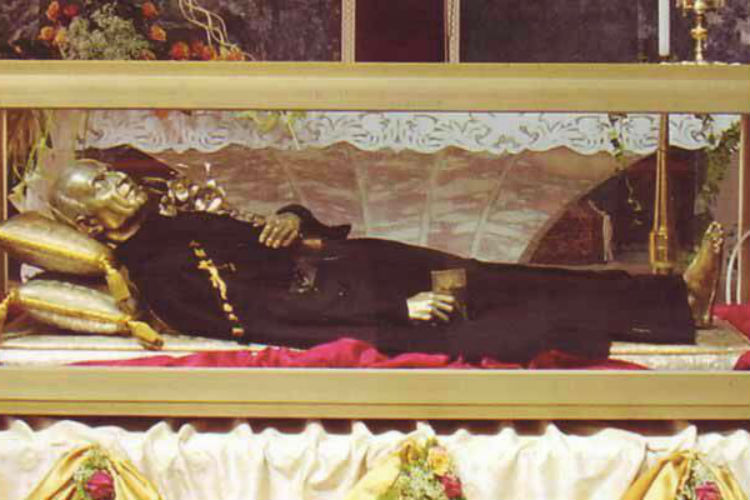 Visita dell’urna di S.Paolo della Croce