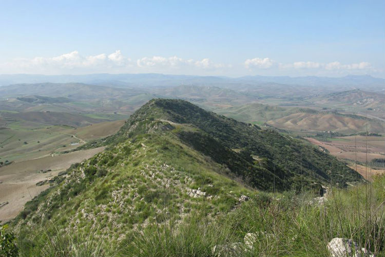 Agira, Cava di Monte Scalpello: il punto di vista di Siciliantica