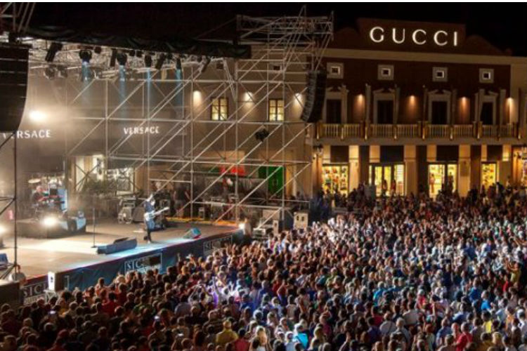 Sicilia Outlet Village: Oltre 20mila persone sotto il palco dei vincitori di Sanremo 2016