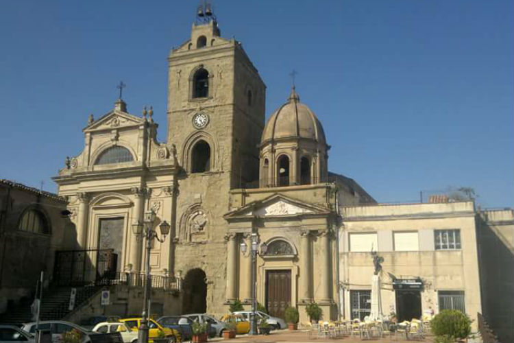Troina, gli Avvocati di Padre Domenico: ingiustamente accusato nella lettera aperta