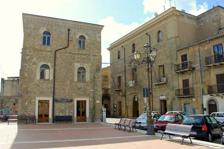 Troina: illuminazione pubblica chiesti 4 milioni di euro per progetto
