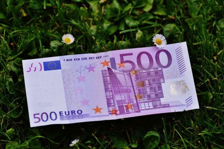 500 euro - foto web - lagazzettaennese.it