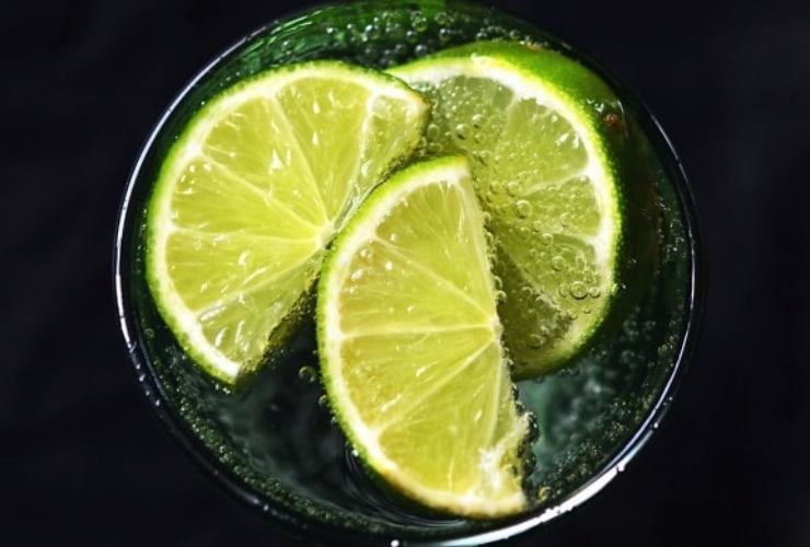 Acqua e limone - foto pixnio - lagazzettaennese.it