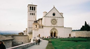 Molti ignorano che nei pressi di Siracusa vi sia una PICCOLA ASSISI | Un luogo di culto e dal fascino pazzesco, il tempo è fermo da anni