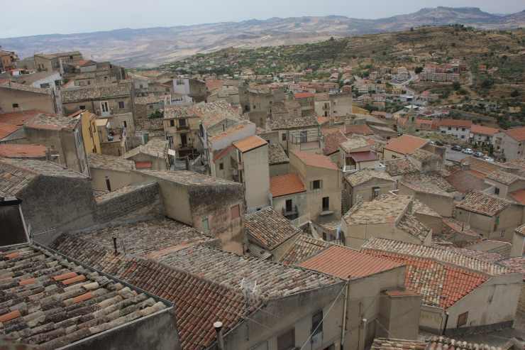 Assoro - foto wikipedia - lagazzettaennese.it