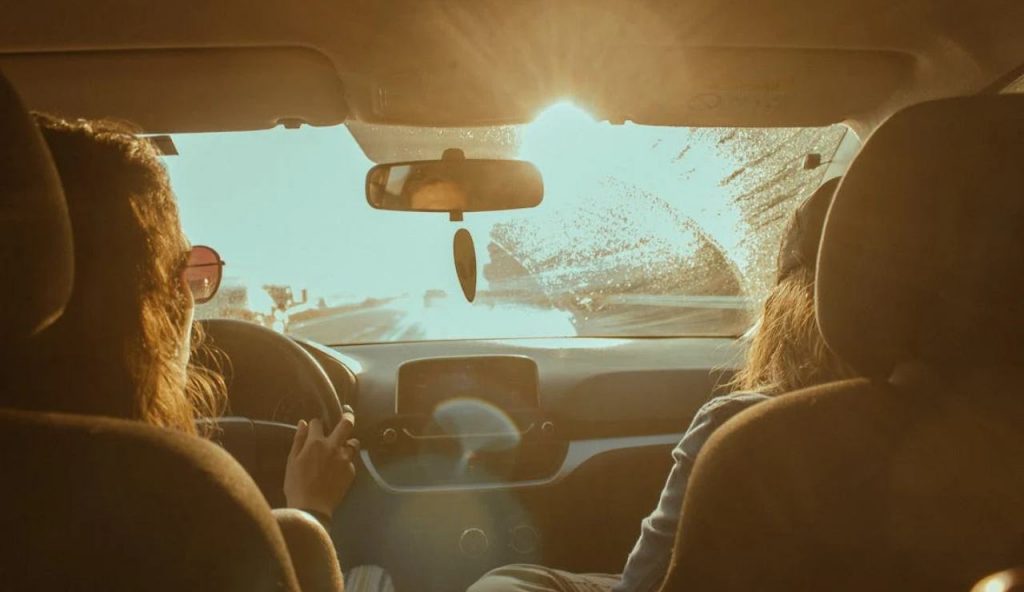 Auto al sole - foto pexels - lagazzettaennese.it (1)