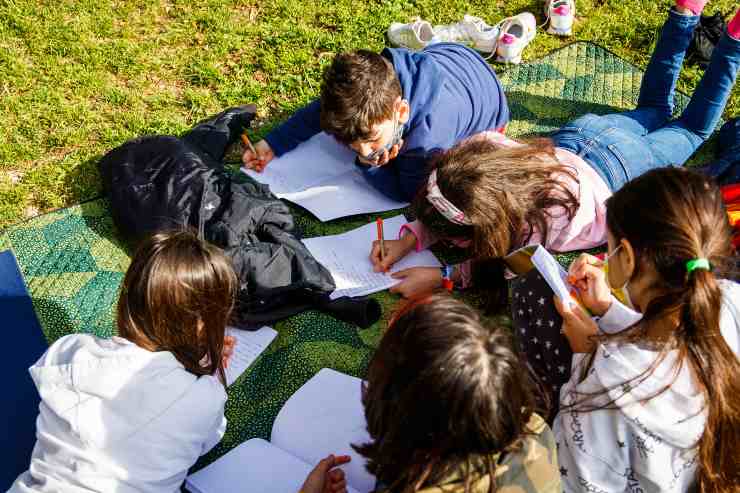 Bambini che giocano - foto euractiv Italia @Gabriele Bertini - lagazzettaennese.it