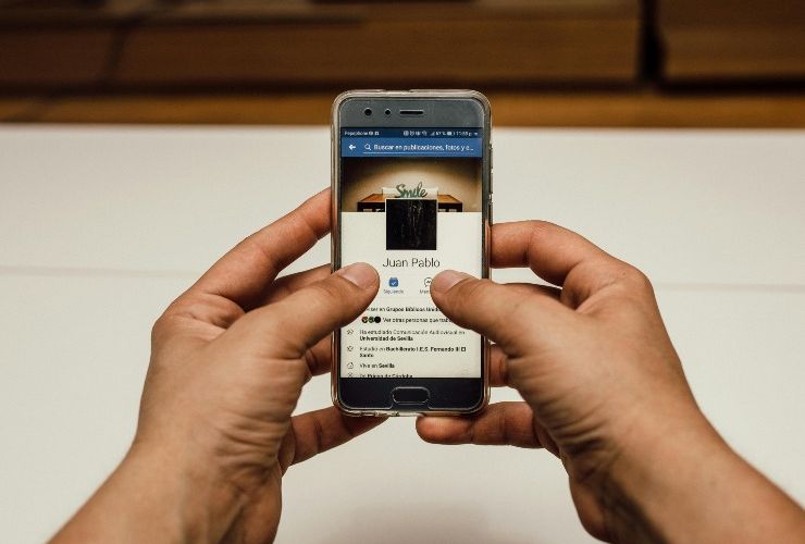 Facebook, accedi - foto pexels - lagazzettaennese.it