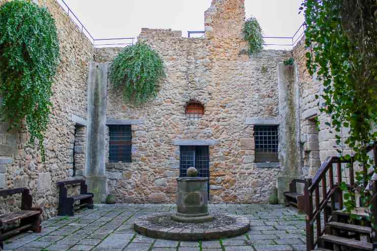 Fortezza carceraria, Ficarra - foto wikipedia - lagazzettaennese.it