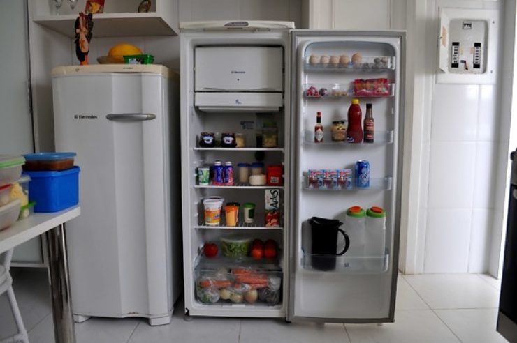 Frigo aperto - foto pixnio - lagazzettaennese.it